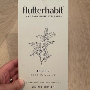 Holly flutterhabit lashes